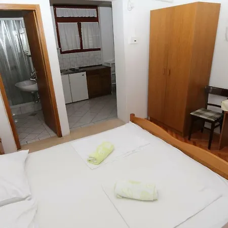 Vendégház Guesthouse Sandra Biograd na Moru