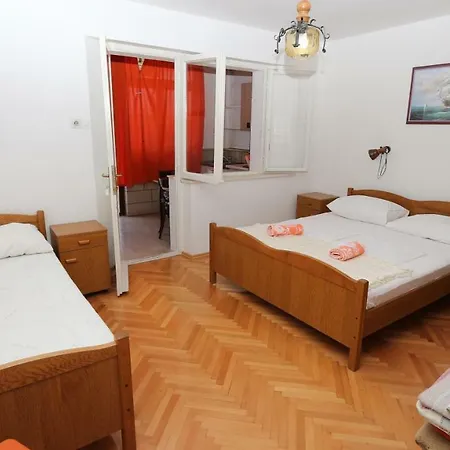 Vendégház Guesthouse Sandra Biograd na Moru