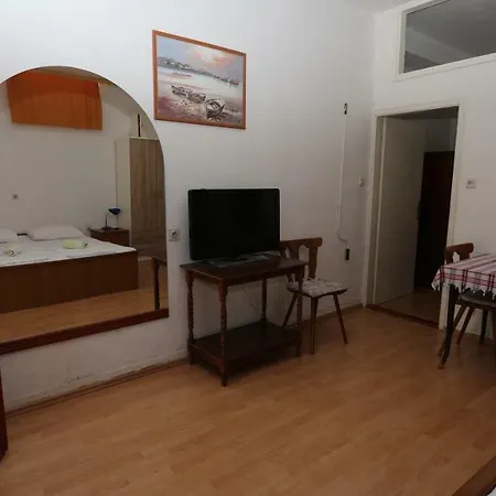 Guesthouse Sandra Gæstehus Biograd Na Moru
