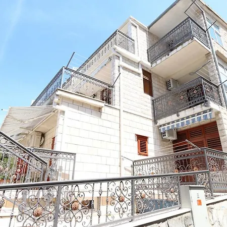 Guesthouse Sandra * Biograd Na Moru