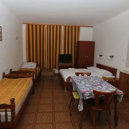 Guesthouse Sandra *